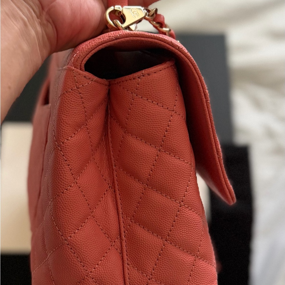 CHANEL Quilted Shoulder Bag in Coral Pink with Gold Hardware - Picture 6 of 8
